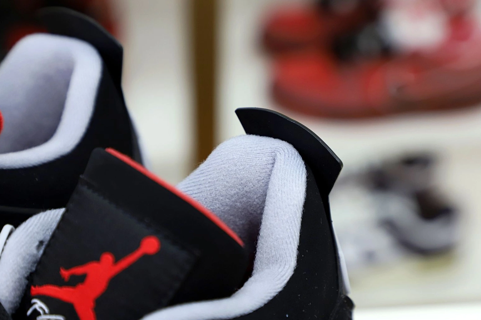 AIR 'BRED' 2019 JORDAN 4 RETRO OG 0718